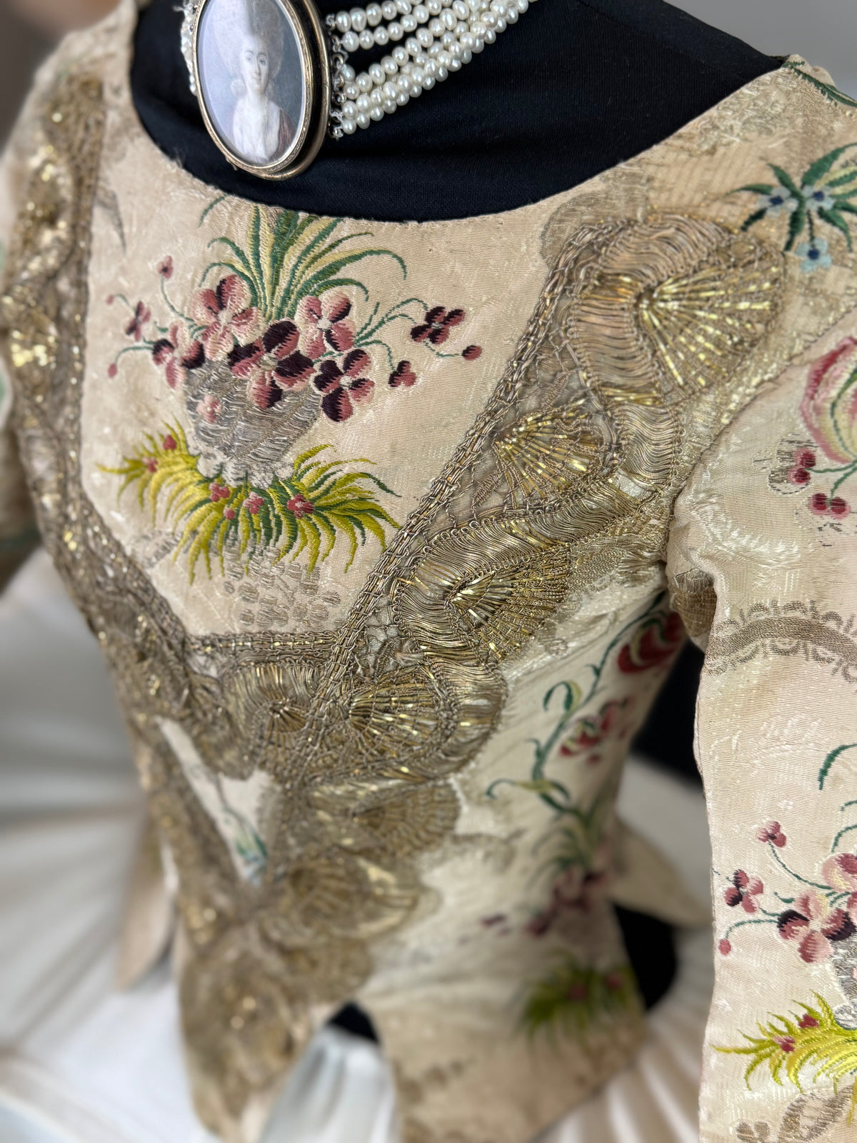 Seltenes Rokoko-Mieder, ca. 1765 – handgenähtes französisches Kleidungsstück aus dem 18. Jahrhundert
