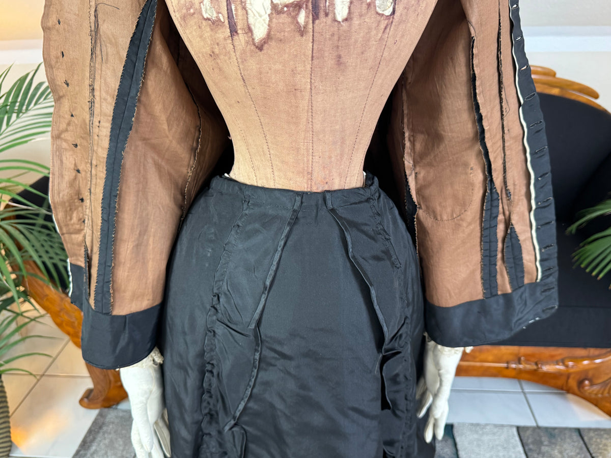 KÖNIGLICHE Sammlung von Trauerkleidung und Accessoires, aus dem Nachlass des Königreichs Württemberg, Stuttgart, um 1890