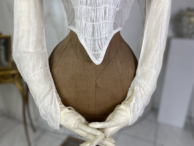 1840 German Biedermeier bodice in brown silk with decorative seams and fitted front, antique garment
