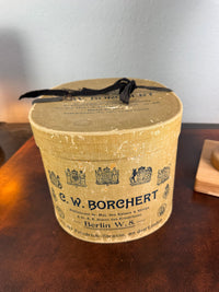 Rare C. W. Borchert Berlin antique hat box, oval form, court supplier, with recipient label