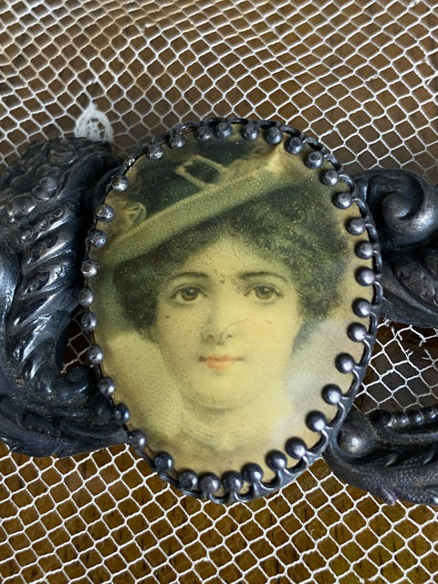 Gürtelschnalle mit Jugendstilmotiv, ca. 1908