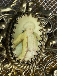 Gürtelschnalle mit Rokoko-Männern, um 1900