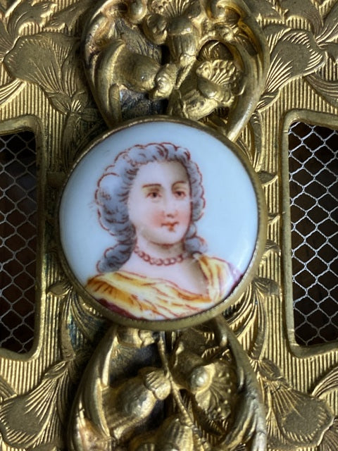 Gürtelschnalle mit barocker Dame, ca. 1890