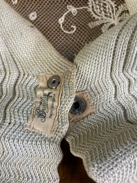 Cream knitted cotton Bradley V‑Neck muffler, ca. 1910, early unisex Edwardian scarf