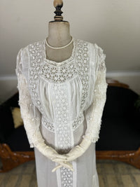 1913 American cotton lingerie summer dress with whitework embroidery, lace inserts and airy Edwardian silhouette, antique gown