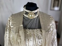 Antikes Hochzeitskleid aus Seide, ca. 1901