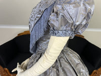 Antikes Biedermeier Abendkleid ca. 1845 – Österreichisches Brokatkleid