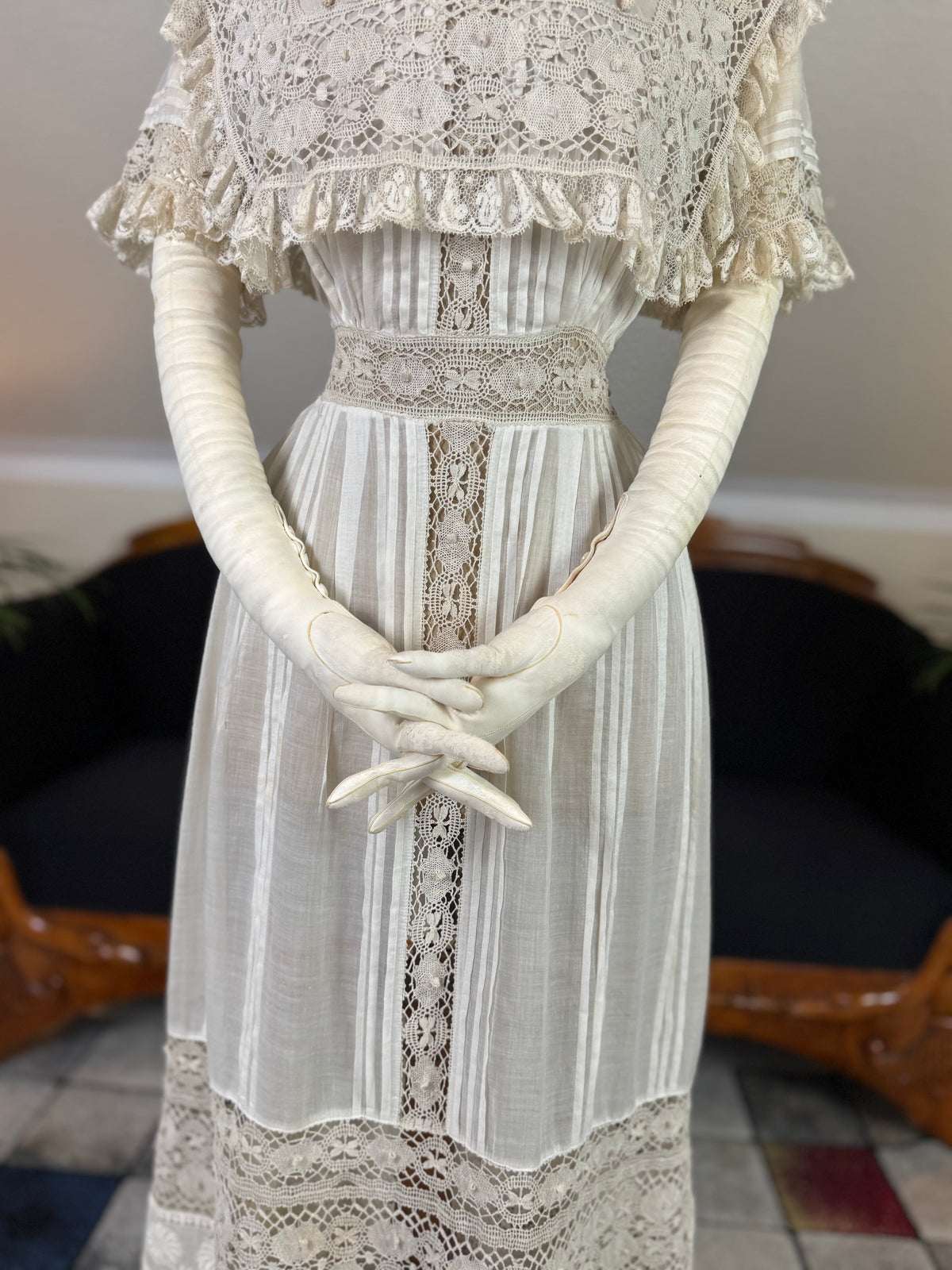 Antikes edwardianisches Teekleid aus Leinen, ca. 1906