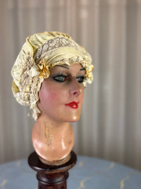 Antike gelbe Boudoir-Mütze, 1920er
