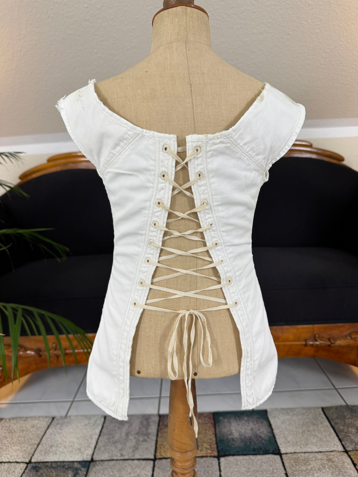 Baumwollkorsett mit Kordelzug, ca. 1825–1830 – Regency-Mode, seltenes Beispiel aus dem frühen 19. Jahrhundert