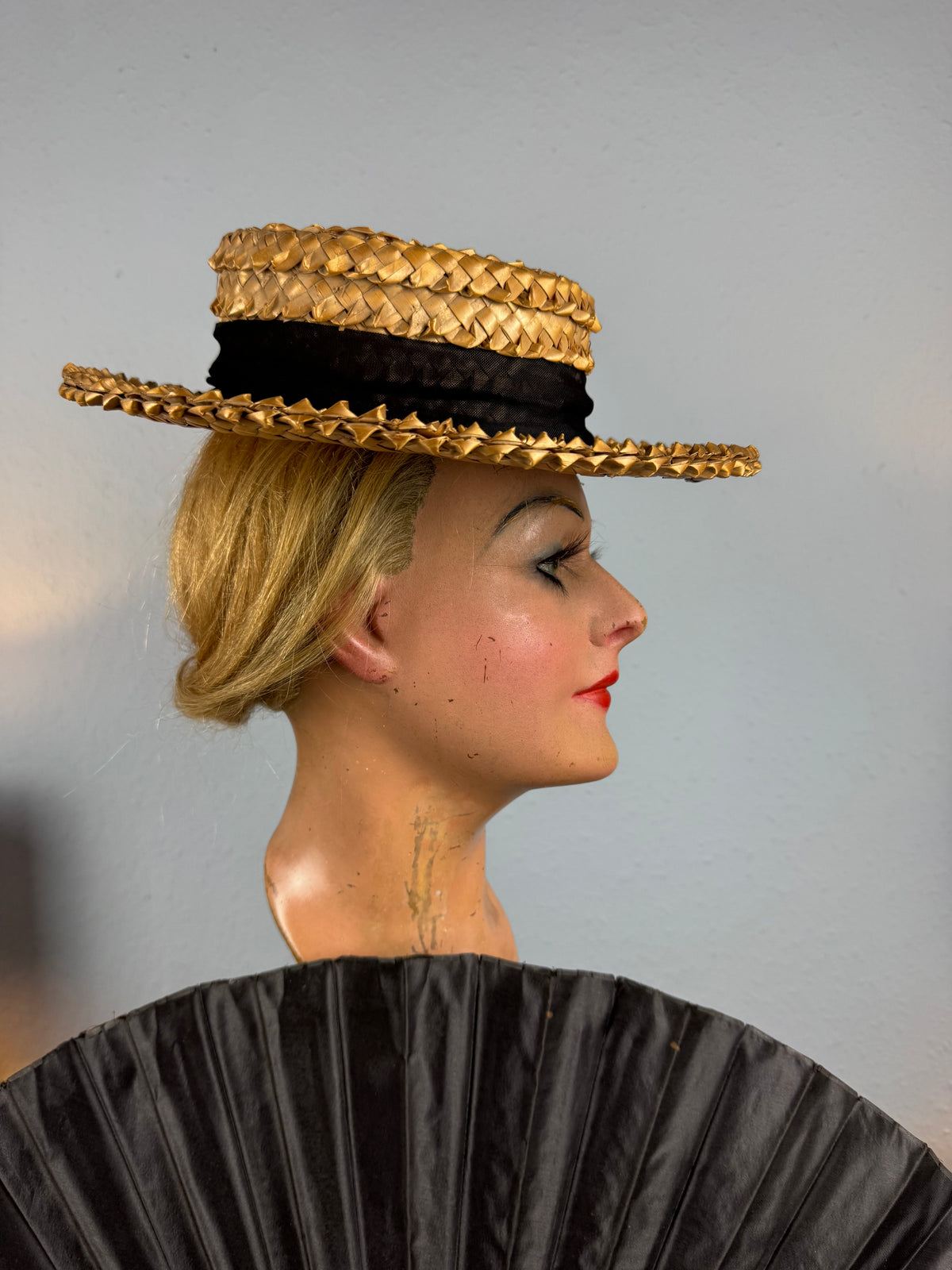 Antique 1901 French straw walking hat with AU CHINOIS Marseille label, black band, lined interior, well preserved.