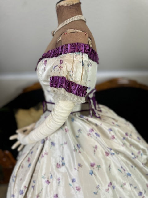 Antikes Seidenabendkleid mit Tagesoberteil, ca. 1864