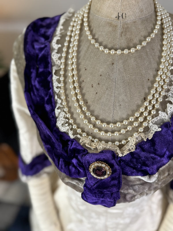 SCOTT Antikes Abendkleid aus Seide, Liverpool, ca. 1890