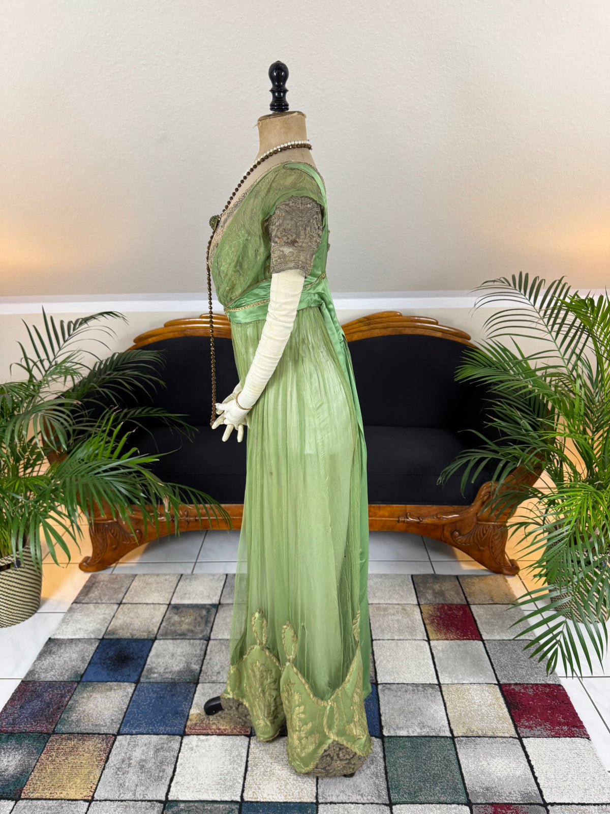 Edwardian green evening gown by Albert Franck, Frankfurt court dressmaker; Art Nouveau tulle and metallic lace design representing Frankfurt fashion history