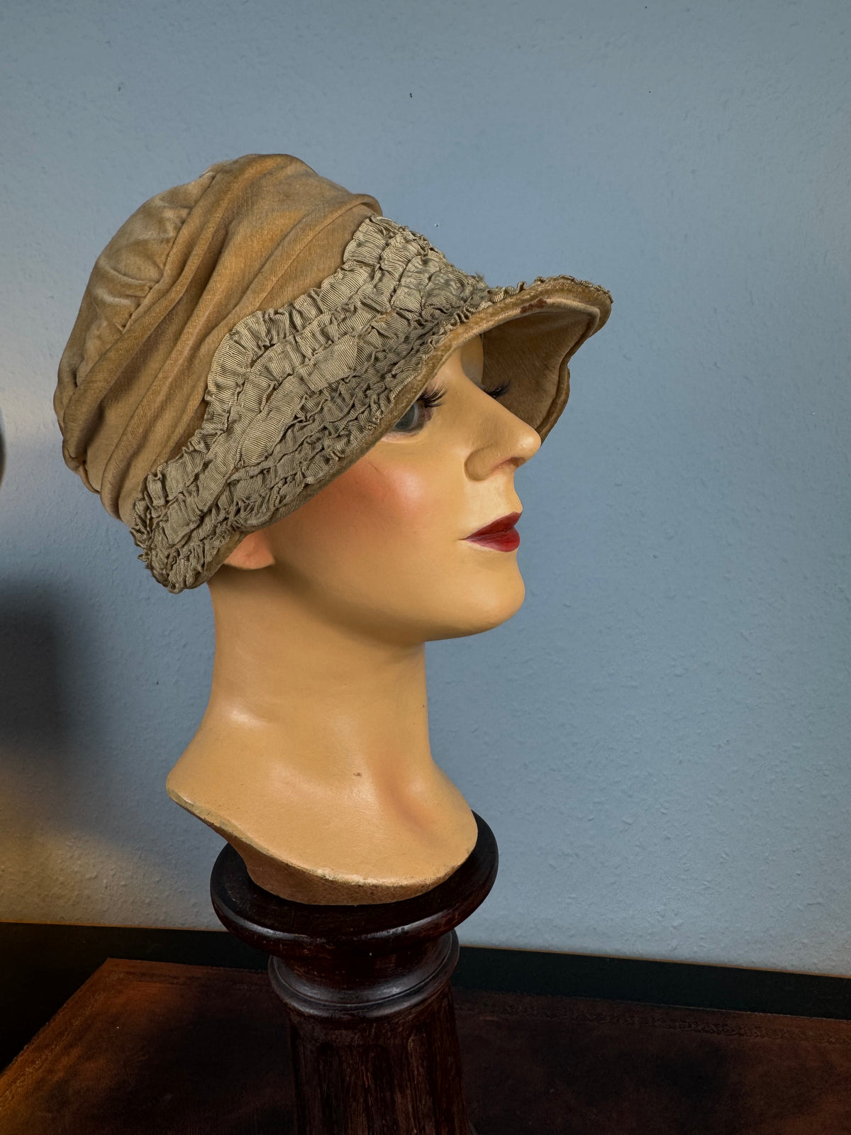 French Velvet Cloche, ca. 1925 – Art Deco Hat