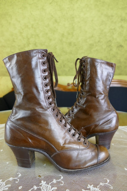 GOODYEAR Antike braune Stiefel, ca. 1915