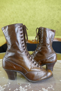 GOODYEAR Antike braune Stiefel, ca. 1915