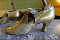 Antike goldene Ledertanzschuhe, ca. 1924