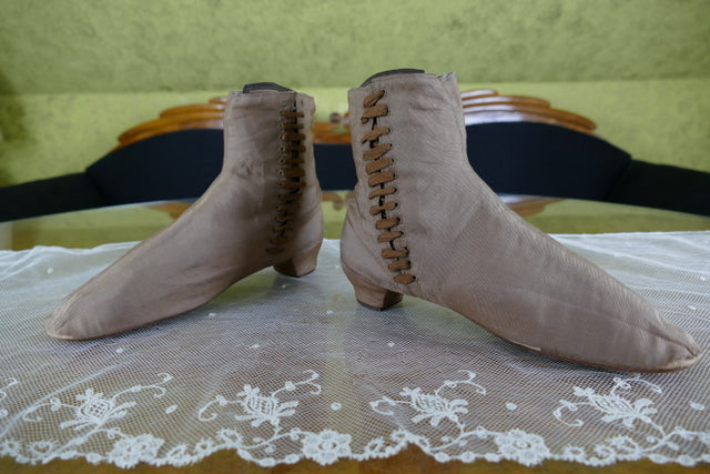 Braune Stiefel mit seitlicher Schnürung, Bürgerkriegszeit, ca. 1860–1865