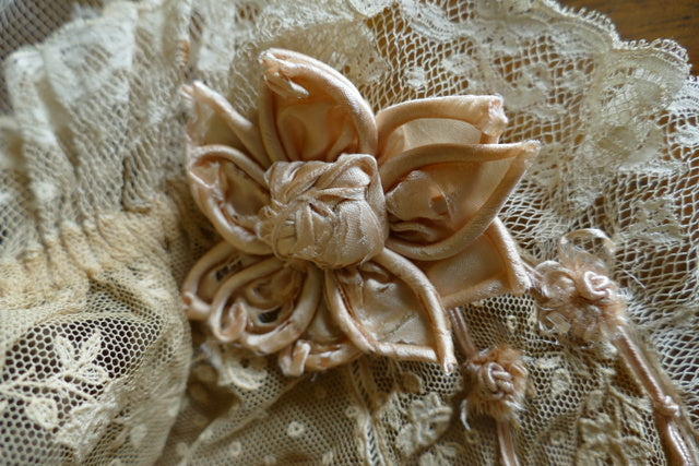 Boudoir-Haube, England, 1920er Jahre