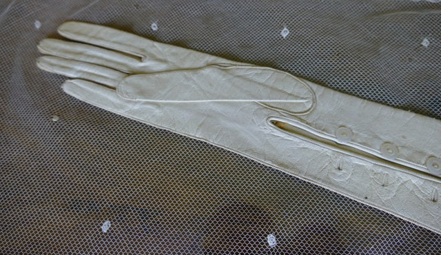Antike Abendhandschuhe, ca. 1890-1905