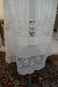 Antikes edwardianisches maltesisches Spitzen-Teekleid, ca. 1908