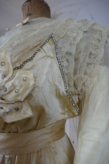 HUGHES &amp; STARNES Brautkleid, ca. 1915