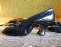 CH WOLFELT Co. Abendpumps einer jungen Dame, ca. 1904