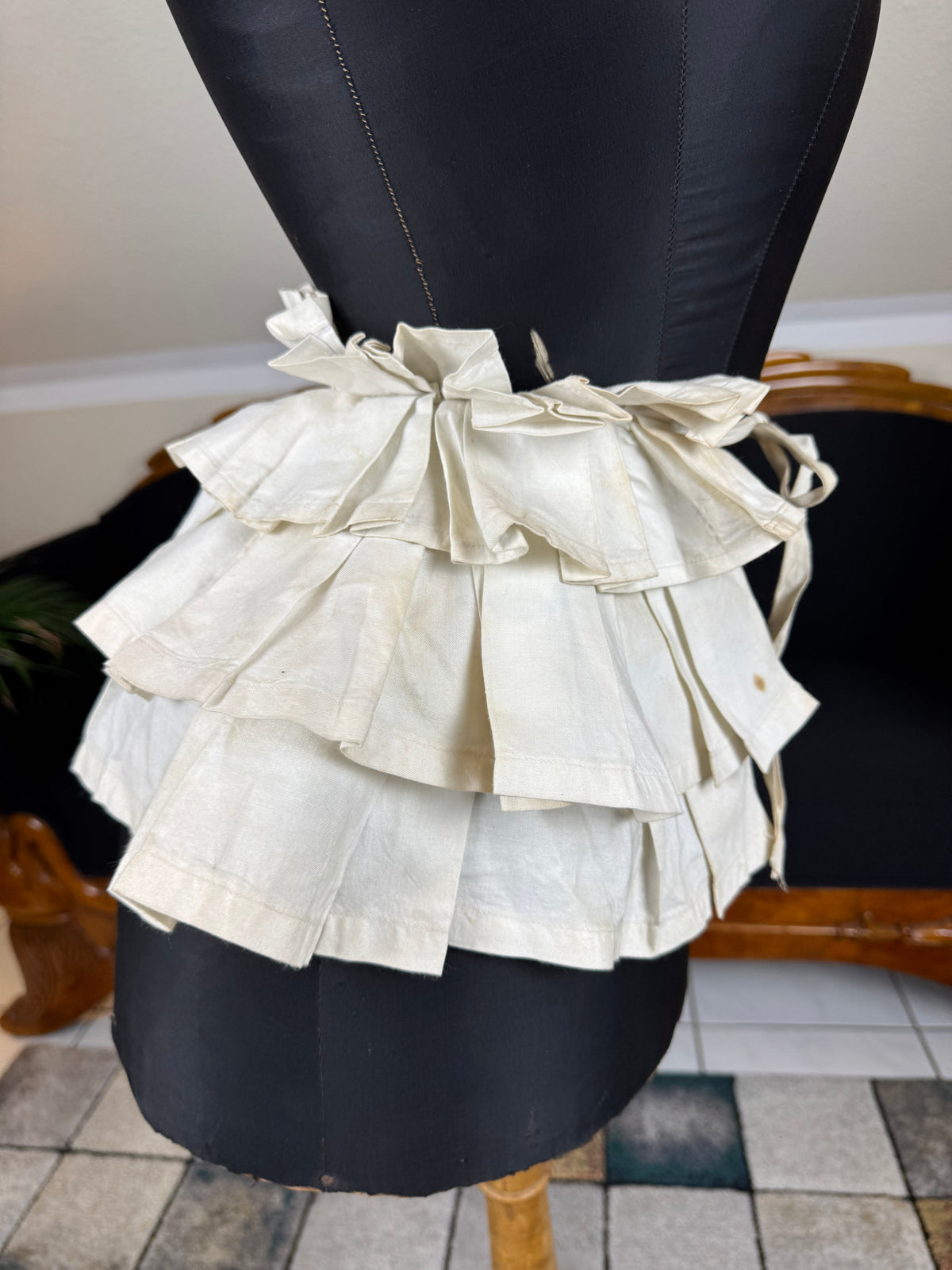 White Linen Four‑Tier Bustle Pad, ca. 1898 – Rare Victorian Dress Support