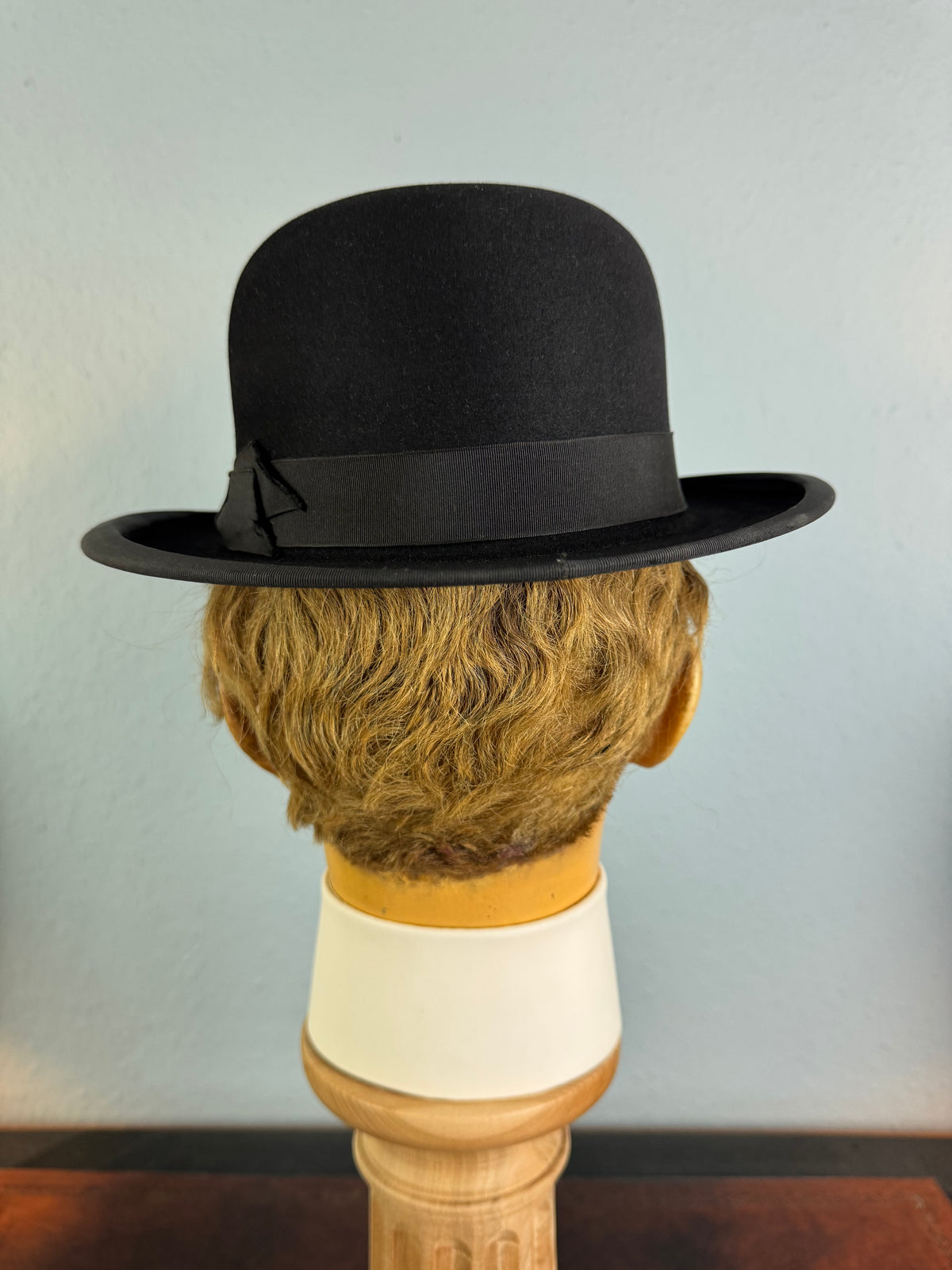 Rare Bowler hat by C. W. Borchert Berlin, silk‑lined, very well preserved
