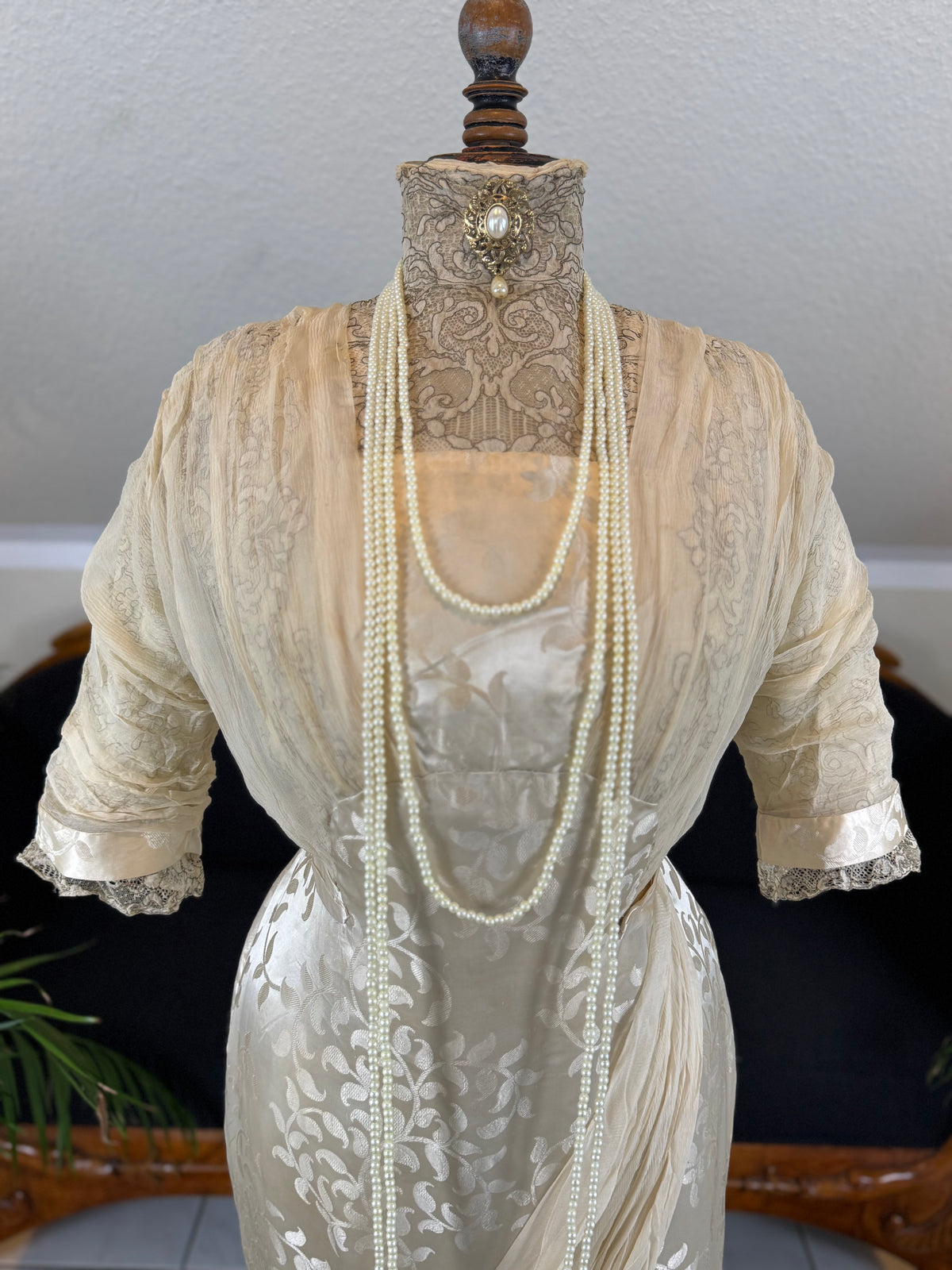 Evening Dress 1912 – Cream Silk Brocade with Lace & Crepe Drapes by M. E. Humble, Court Dressmaker, Lady Gillman Provenance