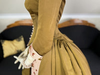 Mmes CONSTANCE &amp; HERMENCE Abendkleid, Paris, ca. 1888
