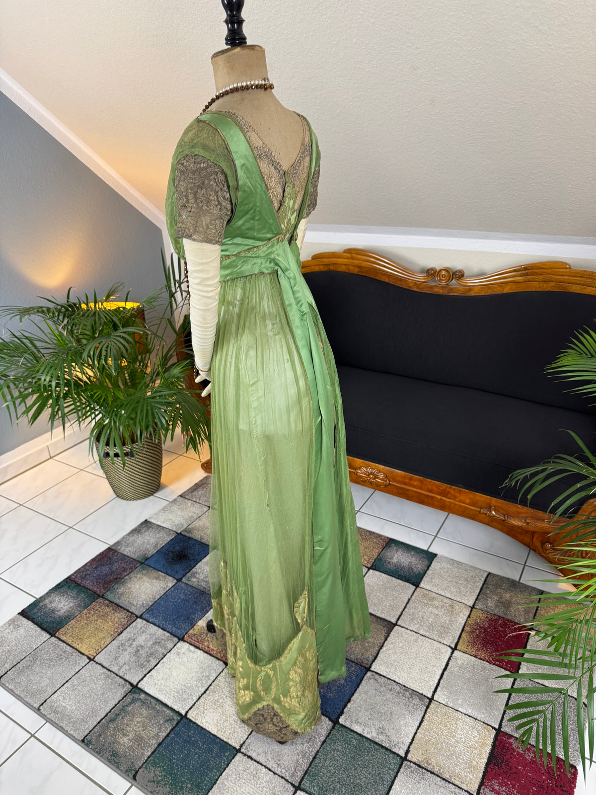 Edwardian green evening gown by Albert Franck, Frankfurt court dressmaker; Art Nouveau tulle and metallic lace design representing Frankfurt fashion history