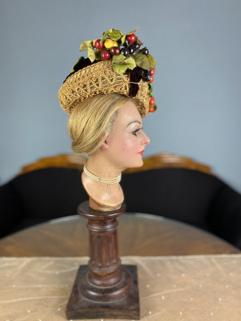 Antiker Gibson Girl Strohhut mit Kirschen, ca. 1890