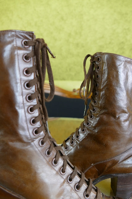 GOODYEAR Antike braune Stiefel, ca. 1915