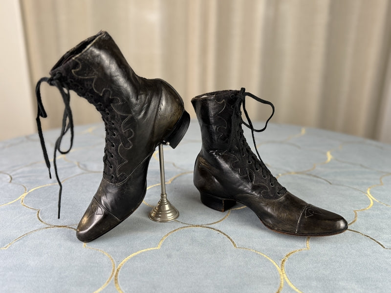 Ungetragene Schnürstiefel, ca. 1900