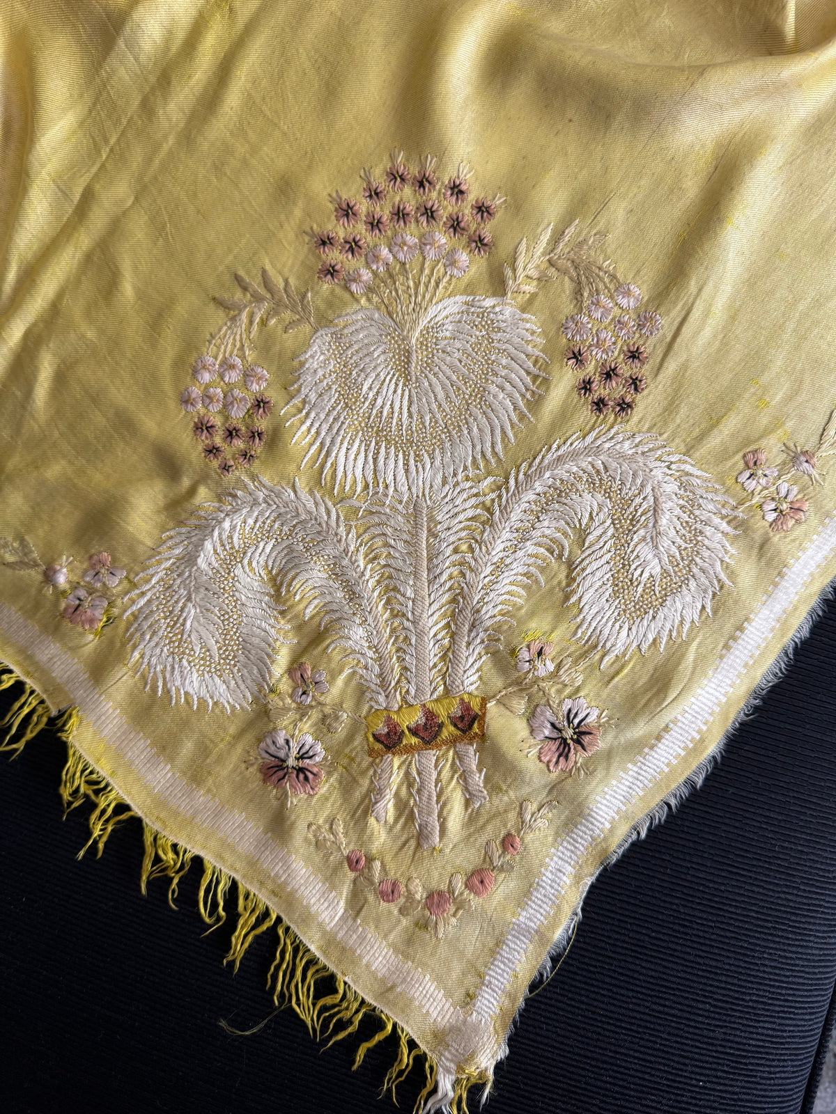 Antiker Regency-Schal mit Stickerei der Federn des Prinzen von Wales, ca. 1805