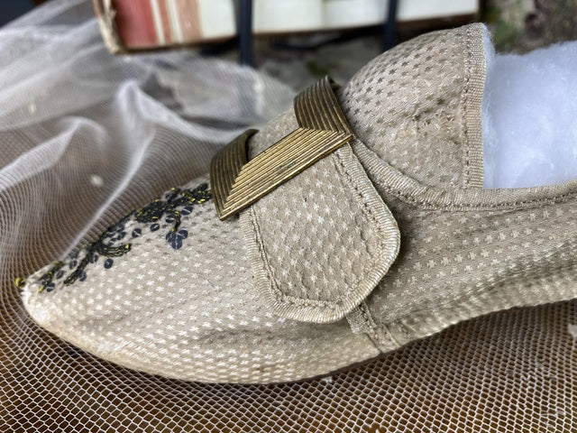 Bestickte Rokoko-Schuhe, ca. 1790