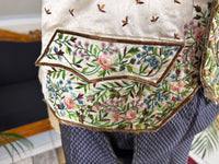 Antike Weste und blaue knielange Seidenhose, ca. 1790 – Besticktes florales Herrenensemble