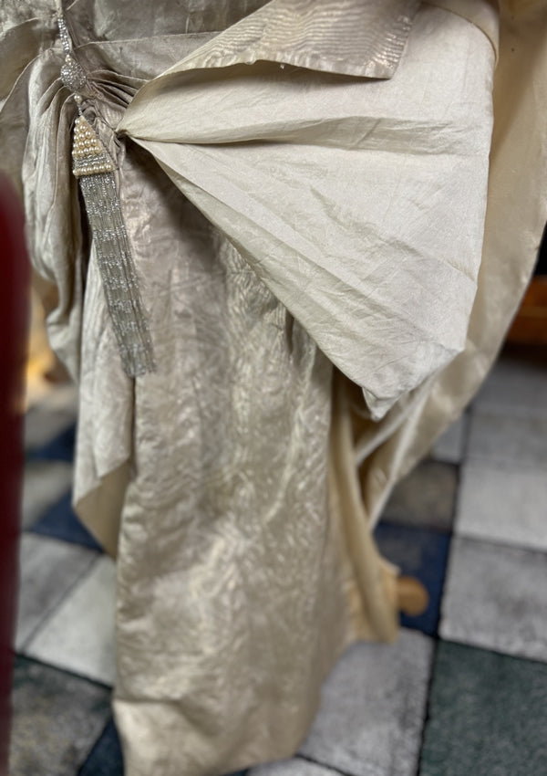 Antikes silbernes Lamé-Abendkleid aus der Titanic-Ära, ca. 1912