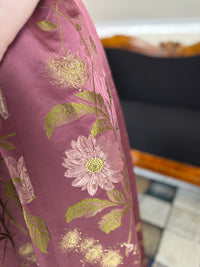 Antikes lilafarbenes Seiden-Ballkleid aus der viktorianischen Ära, ca. 1895