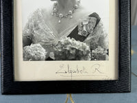 Signiertes Foto von Königinmutter Elizabeth, Queen Mum, 1962