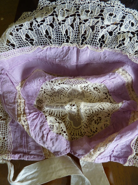 Fliederfarbene Boudoir-Mütze, 1920er Jahre