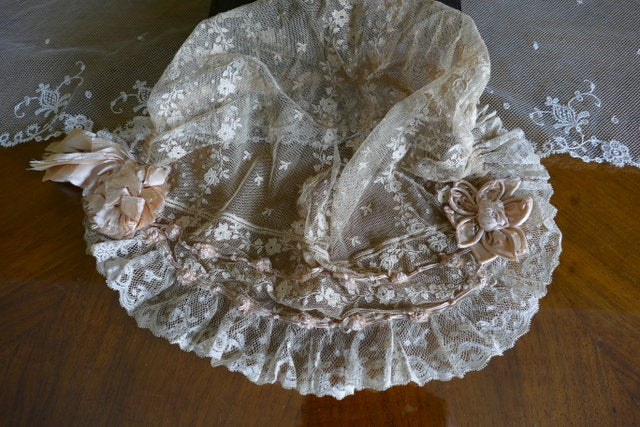 Boudoir-Haube, England, 1920er Jahre
