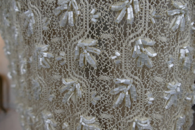 Antikes besticktes Spitzen-Bustle-Überkleid, 1880er Jahre