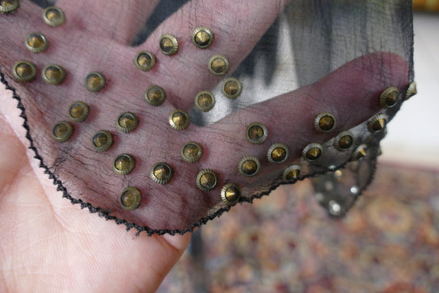Antikes Abendkleid aus schwarzem Seidenchiffon mit Strasssteinen, ca. 1928