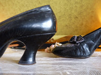 CH WOLFELT Co. Abendpumps einer jungen Dame, ca. 1904