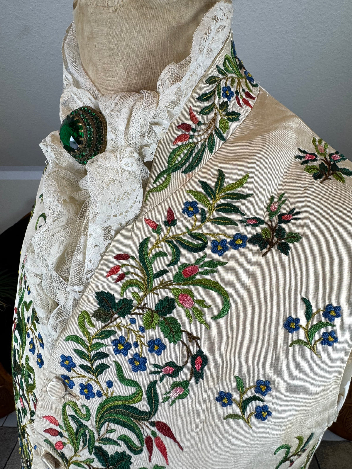Georgian Cream Silk Embroidered Waistcoat, England ca. 1790 – Vibrant Antique Menswear