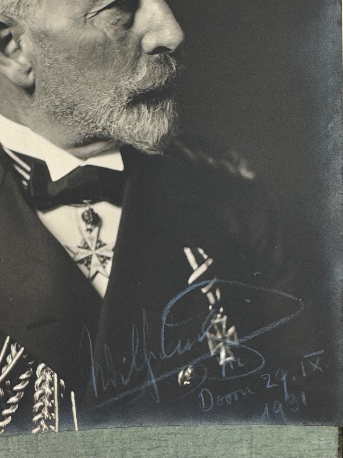 Silberner Präsentationsrahmen Kaiser Wilhelms II. – Fotografie mit Originalunterschrift von 1931