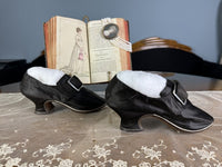 Spätbarocke Damenschuhe, 1730er–1740er Jahre – Seltene englische Seidenschuhe aus dem 18. Jahrhundert